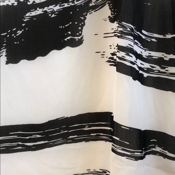 Loose cuff sleeve striped top - Picture 3 of 3